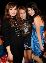 selena_miley2.jpg